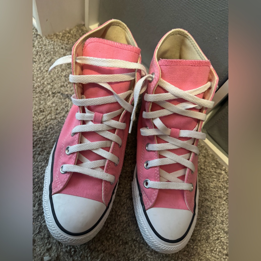 Pink converse